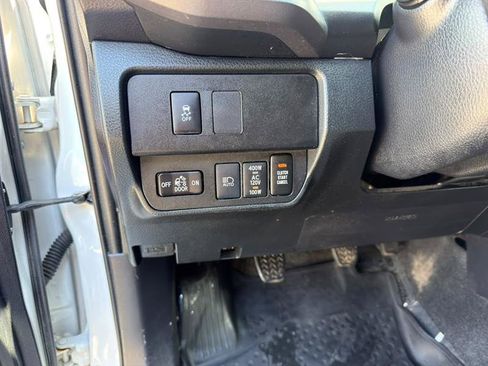 Used 2020 Toyota Tacoma TRD Sport w/ Technology Package AWD/4WD image 7