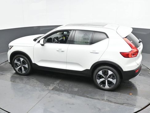 New 2025 Volvo XC40 B5 Core w/ Protection Package Premier image 36