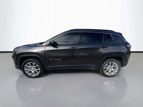Used 2023 Jeep Compass Latitude image 7