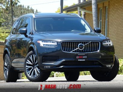 Used 2022 Volvo XC90 T5 Momentum w/ Climate Package