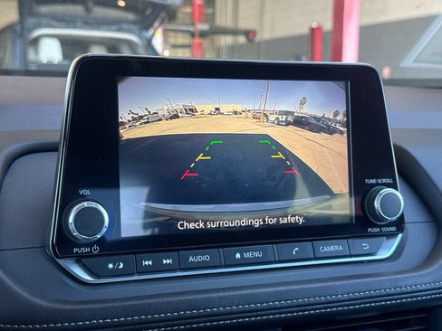 Used 2023 Nissan Rogue SV FWD image 22