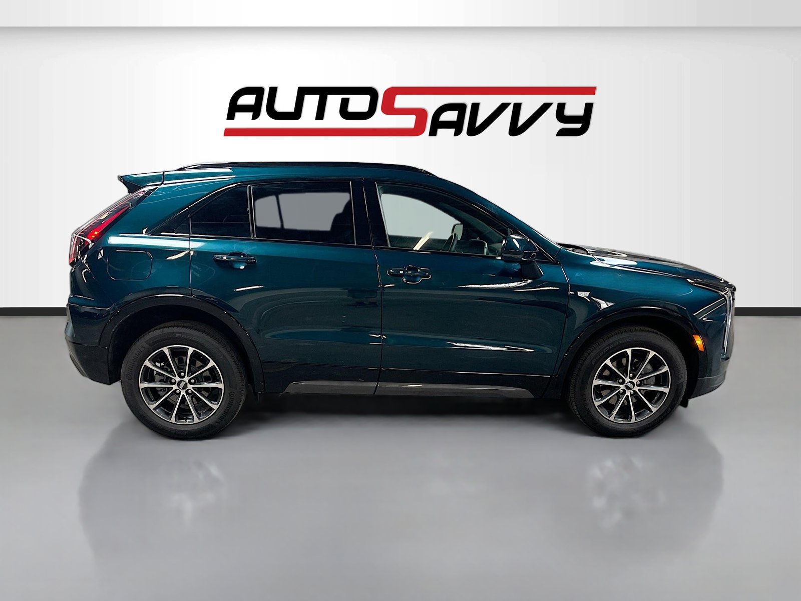 Used 2024 Cadillac XT4 Sport w/ Cold Weather Package AWD/4WD image 8