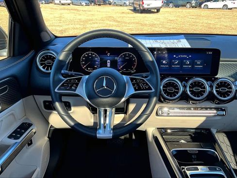 Certified 2025 Mercedes-Benz GLB 250 image 6