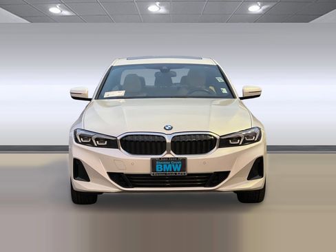 Certified 2023 BMW 330i Sedan w/ Premium Package image 5