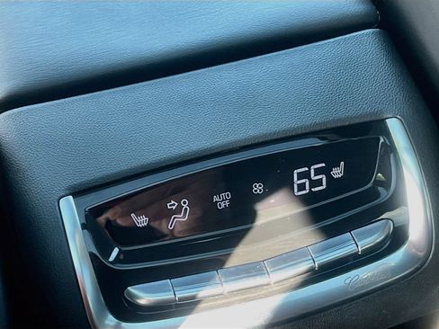 Used 2025 Cadillac XT6 Premium Luxury w/ Technology Package AWD/4WD image 27