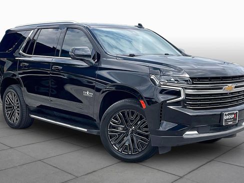 Used 2021 Chevrolet Tahoe LT w/ LT Signature Package RWD image 3