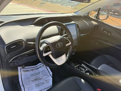 Used 2018 Toyota Prius Prime Premium image 12