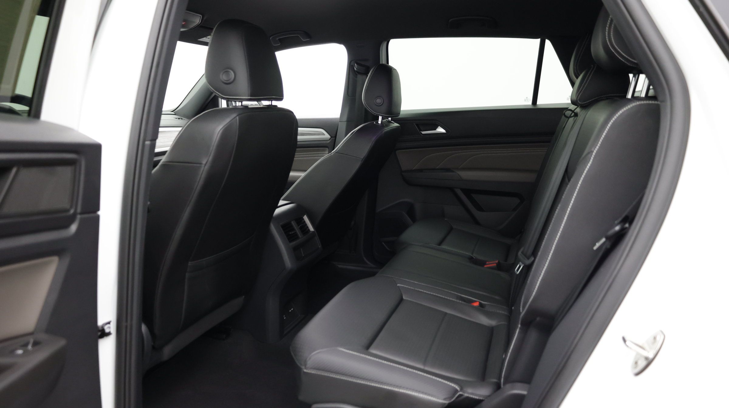 Used 2023 Volkswagen Atlas Cross Sport SE FWD image 23