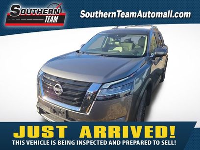 Used 2023 Nissan Pathfinder SL