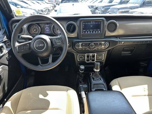 Used 2023 Jeep Wrangler Unlimited Sport AWD/4WD image 9