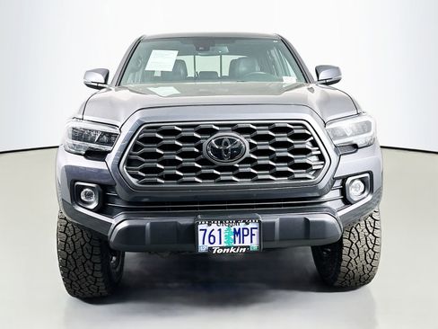 Used 2021 Toyota Tacoma TRD Off-Road w/ TRD Premium Off Road Package AWD/4WD image 2