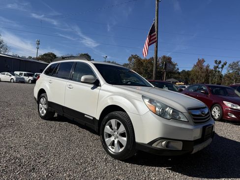 Used 2011 Subaru Outback 2.5i Limited w/ PWR Moonroof Pkg image 5