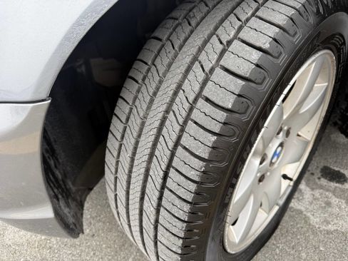 Used 2005 BMW 325xi 325xi AWD 4dr Sedan image 13