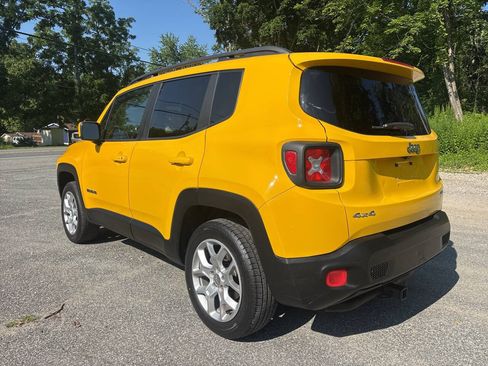 Used 2016 Jeep Renegade Latitude AWD/4WD image 16
