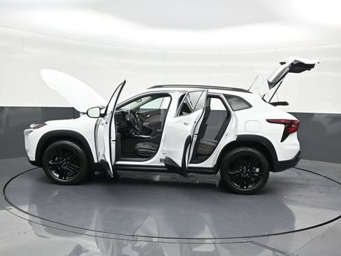 Used 2025 Chevrolet Trax ACTIV FWD image 33
