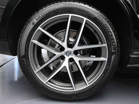 New 2026 Porsche Macan AWD/4WD image 22