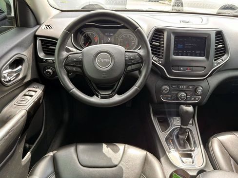 Used 2019 Jeep Cherokee Latitude Plus image 22