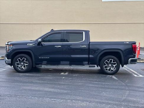 Used 2022 GMC Sierra 1500 SLT w/ SLT Premium Plus Package AWD/4WD image 3