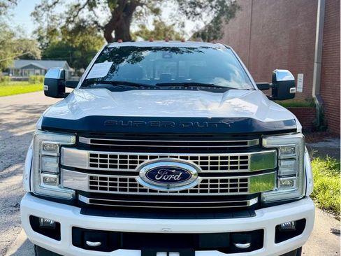 Used 2017 Ford F350 Platinum w/ Platinum Ultimate Package AWD/4WD image 4