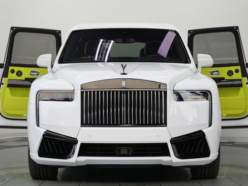 Used 2025 Rolls-Royce Cullinan Black Badge AWD/4WD image 53