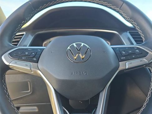 Used 2023 Volkswagen Tiguan SEL R-Line image 24