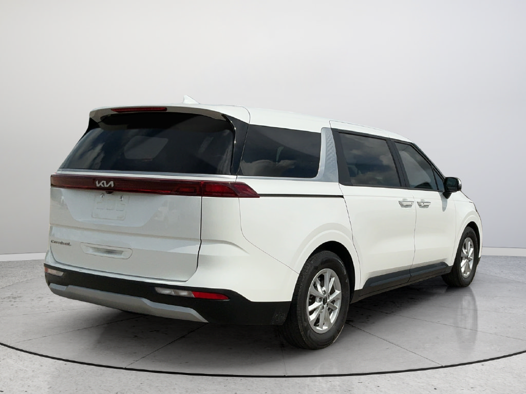 Used 2022 Kia Carnival LX FWD image 6