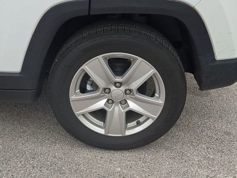 Used 2022 Jeep Compass Latitude image 6