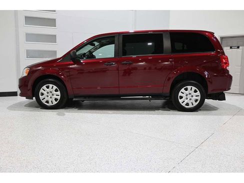 Used 2019 Dodge Grand Caravan SE FWD image 9