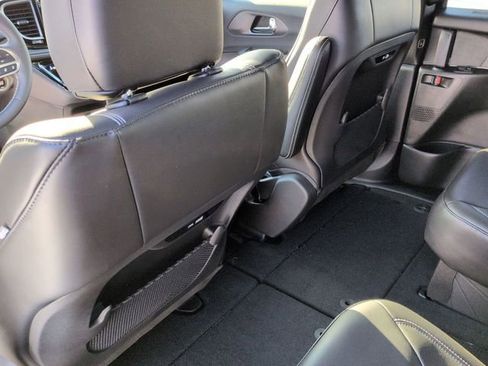 New 2026 Chrysler Pacifica Select image 25