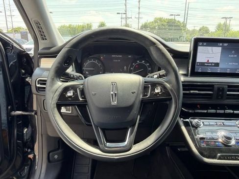 Used 2022 Lincoln Corsair AWD w/ Premium Package image 24