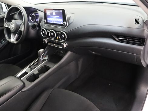 Used 2024 Nissan Sentra SV FWD image 34