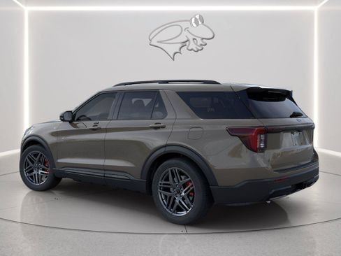 New 2026 Ford Explorer ST-Line w/ ST-Line Street Pack AWD/4WD image 4