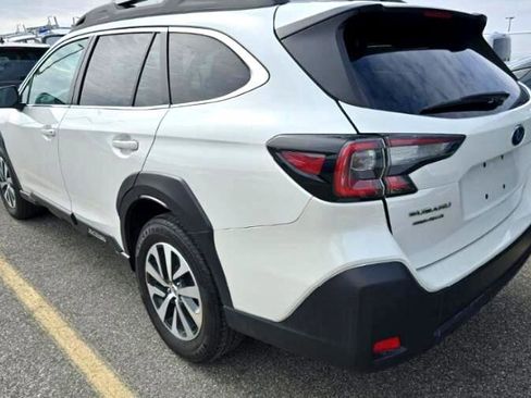 Used 2024 Subaru Outback Premium image 5