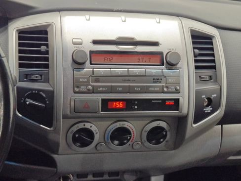 Used 2011 Toyota Tacoma 4x4 Access Cab w/ SR5 Pkg #2 image 6