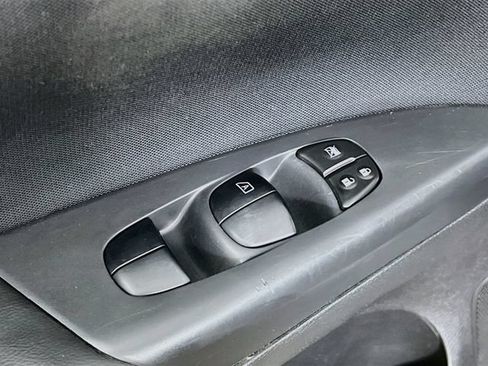 Used 2017 Nissan Sentra SV FWD image 9