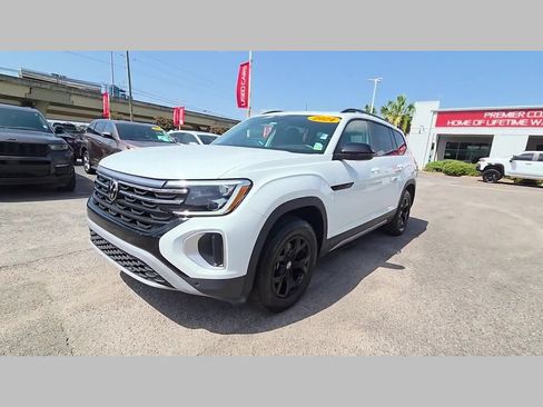 Used 2024 Volkswagen Atlas Peak Edition SE AWD/4WD image 54