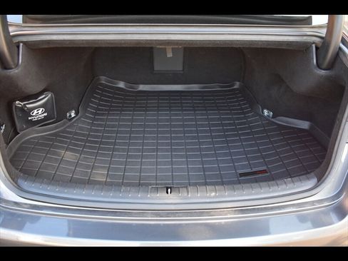Used 2015 Hyundai Genesis 5.0 RWD image 26