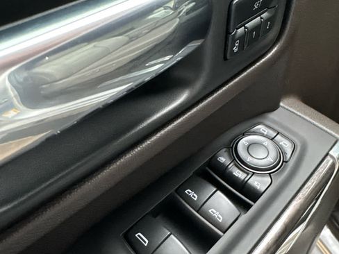 Used 2022 Chevrolet Silverado 3500 LTZ image 12