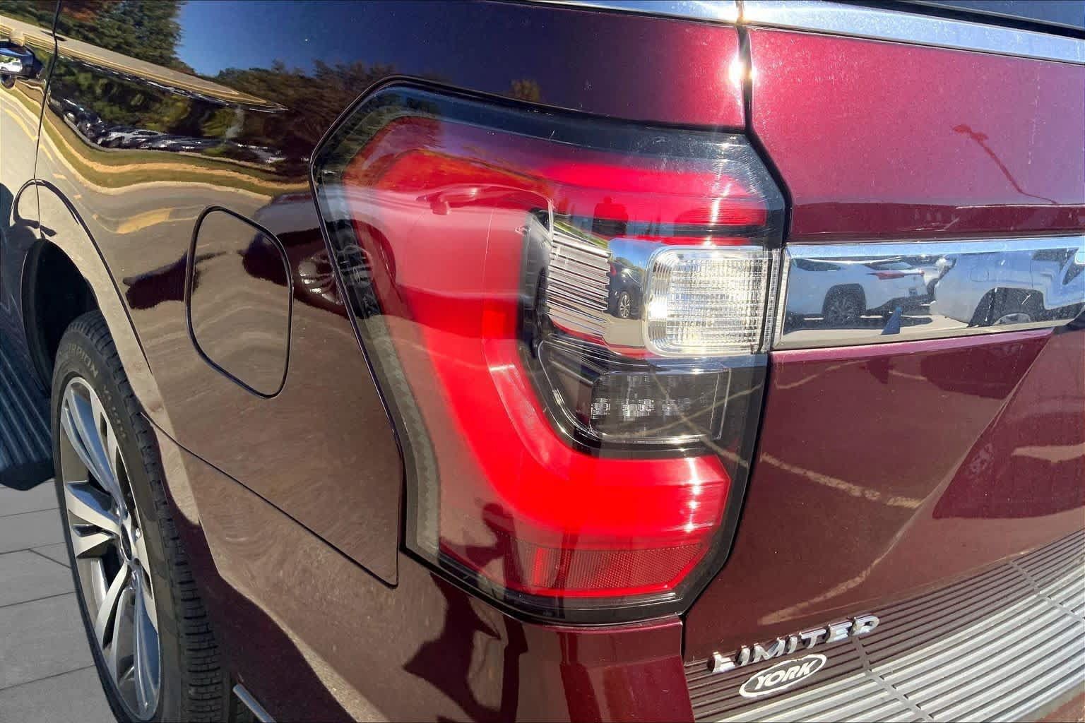 Used 2021 Ford Expedition Limited AWD/4WD image 29