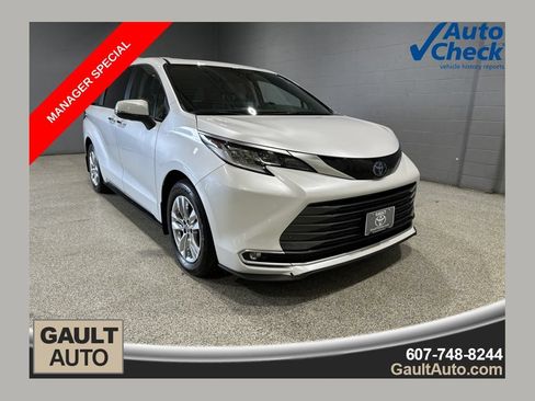 Certified 2023 Toyota Sienna Limited AWD/4WD image 1