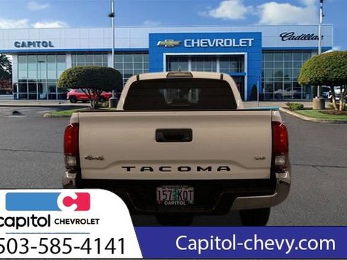 Used 2019 Toyota Tacoma SR5 AWD/4WD image 3