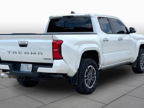 Used 2025 Toyota Tacoma Limited AWD/4WD image 13