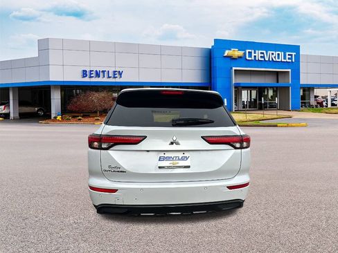 Used 2022 Mitsubishi Outlander SE image 4