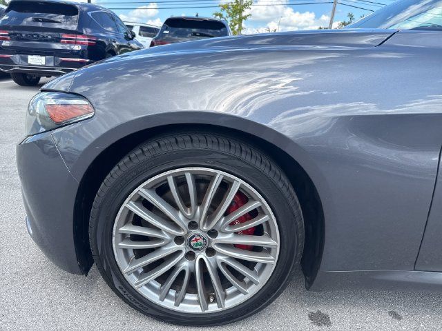 Used 2018 Alfa Romeo Giulia Ti w/ Quick Order Package 22X Lusso AWD/4WD image 10