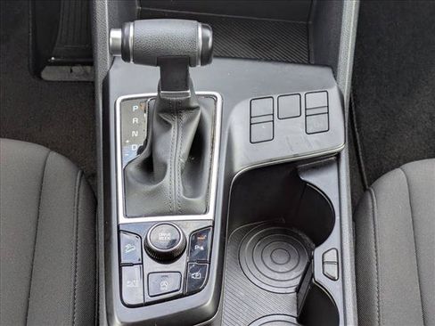 Used 2025 Kia Sportage LX FWD image 12