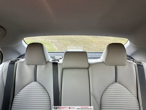 Used 2021 Toyota Camry SE image 14