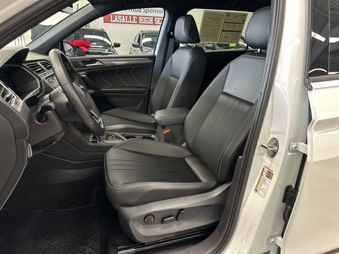 Used 2024 Volkswagen Tiguan SE R-Line image 5