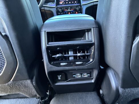 Used 2023 Jeep Grand Cherokee Altitude AWD/4WD image 14