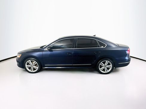 Used 2015 Volkswagen Passat TDI SEL Premium FWD image 4