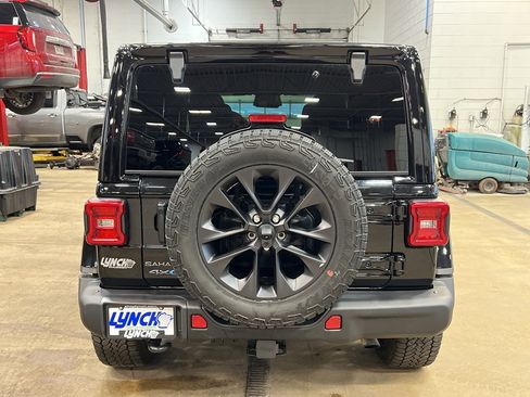 Used 2025 Jeep Wrangler Backcountry image 3